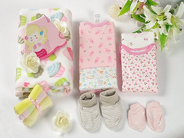 Quà tặng đầy tháng thiết thực, ý nghĩa dành cho bé 1